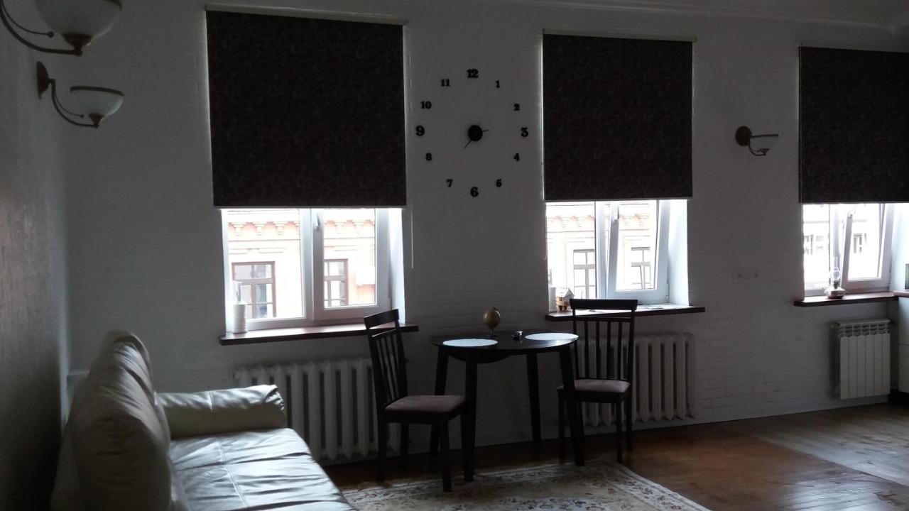 Vladimirskie Apartamenty In Center Of Brest Exterior photo